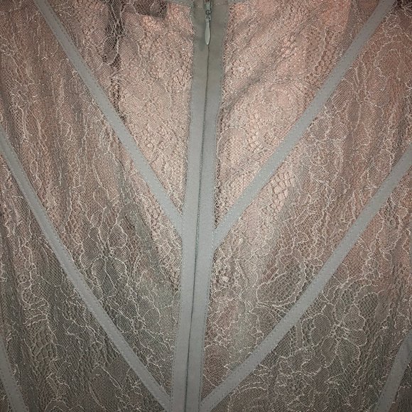 BCBG AZRIA Aqua Mist Ariel Dress Size 4. - Picture 4 of 9